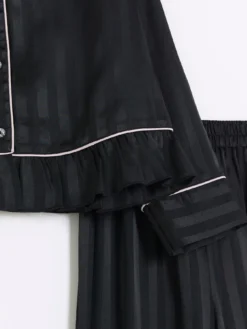 River Island Girls Satin Long Sleeve Pyjama Set - Black -Mamas & Papas || MONSOON || RIVER ISLAND Sales VQSRJ SQ5 0000000004 BLACK SLd1